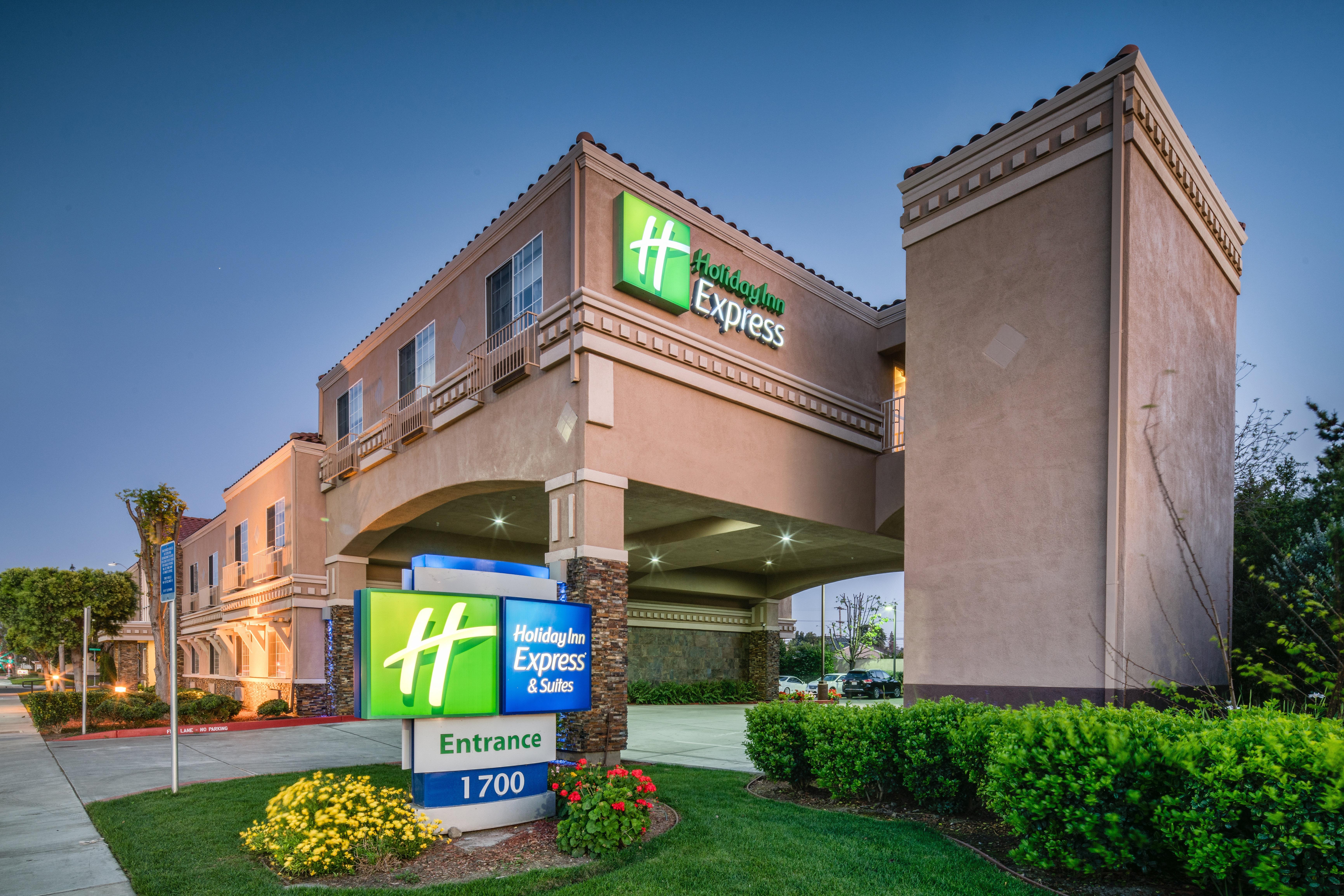 Holiday Inn Express & Suites Santa Clara By Ihg Zewnętrze zdjęcie